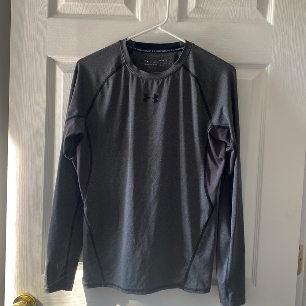 Men’s under Armour shirt